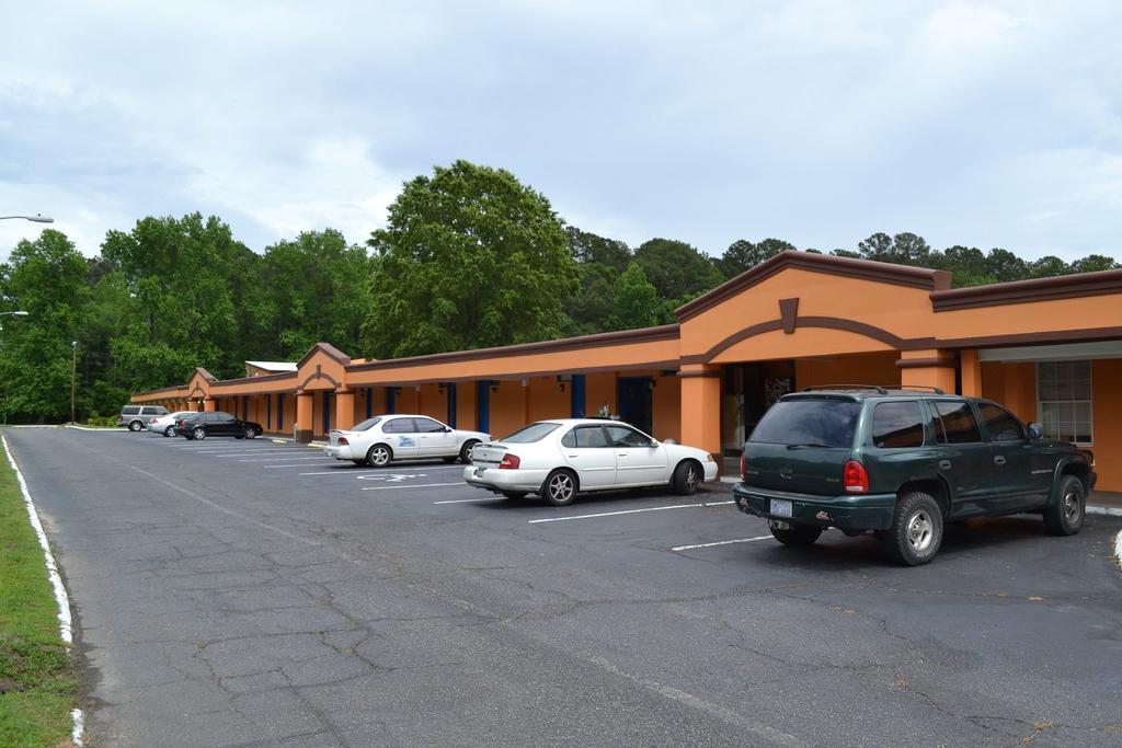 Americas Best Value Inn Smithfield Bagian luar foto