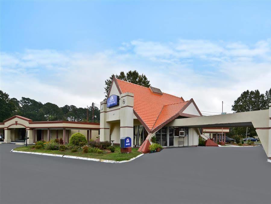 Americas Best Value Inn Smithfield Bagian luar foto