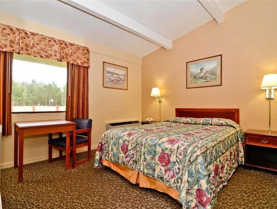 Americas Best Value Inn Smithfield Bagian luar foto