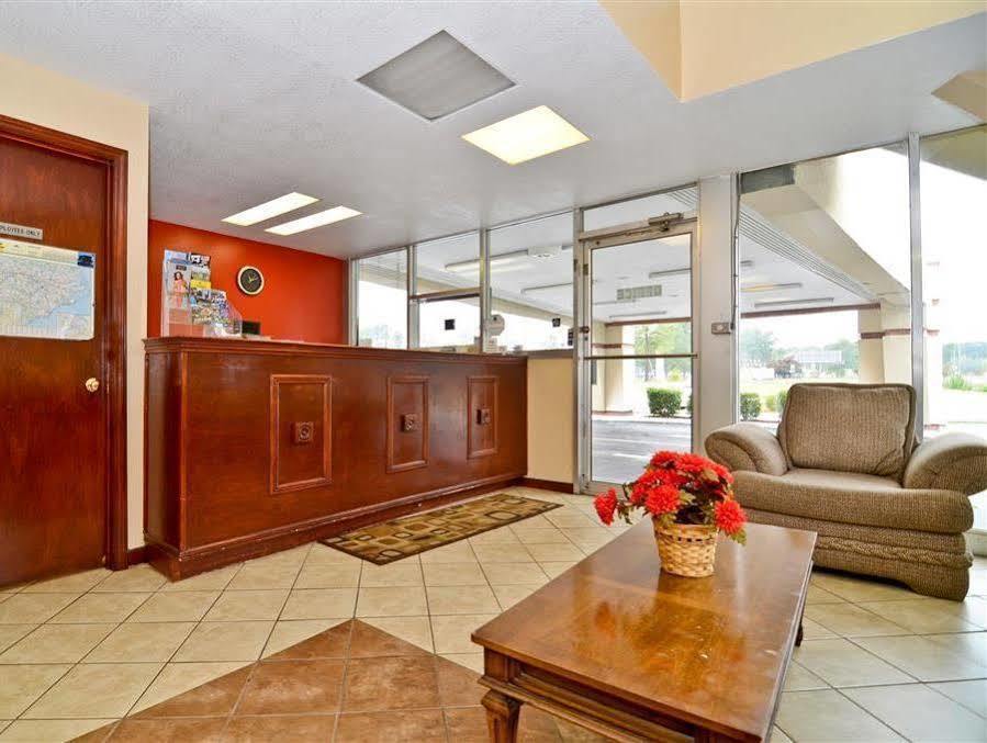 Americas Best Value Inn Smithfield Bagian luar foto