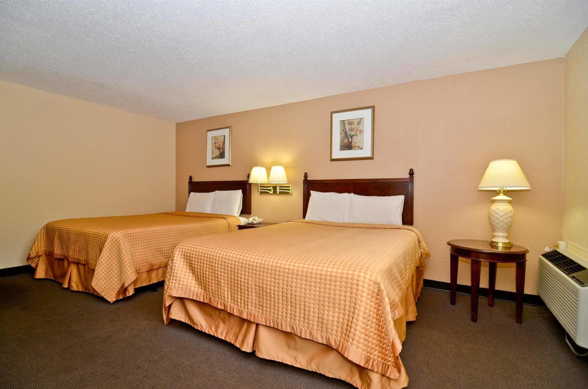 Americas Best Value Inn Smithfield Bagian luar foto